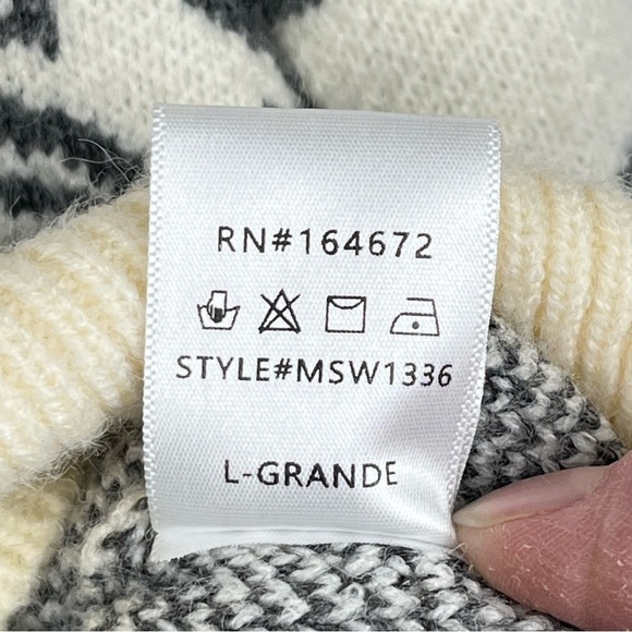 &Merci Cream & Gray Floral Print Cropped Sweater Size Large - Picture 12 of 13